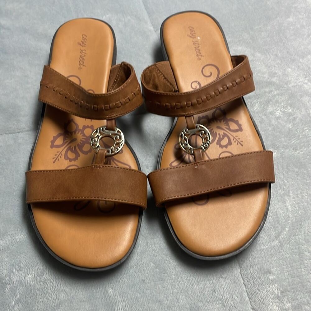 NWOT Easy Street Brown Sandals Size 11